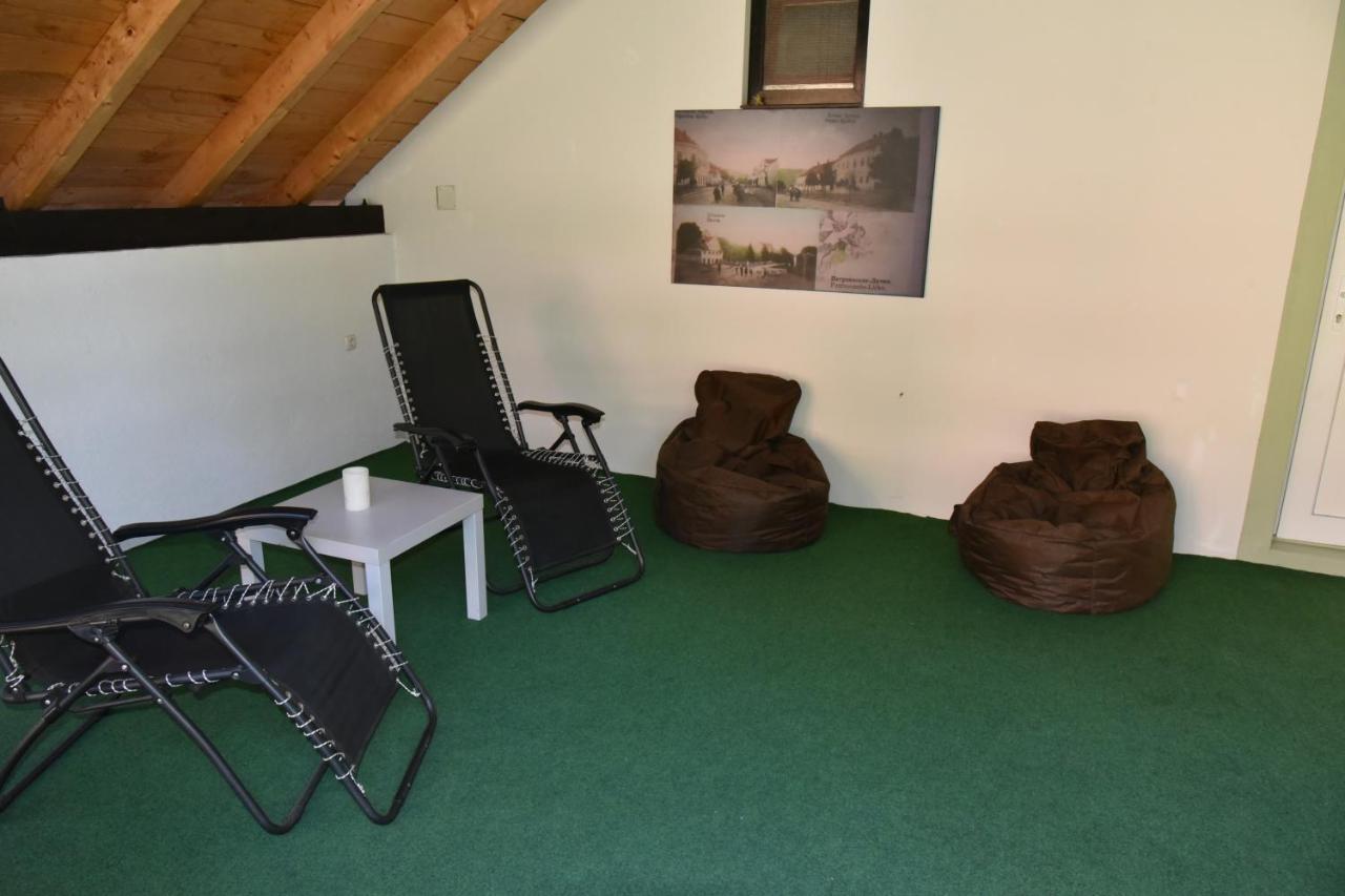 Apartment Bobic Licko Petrovo Selo Luaran gambar