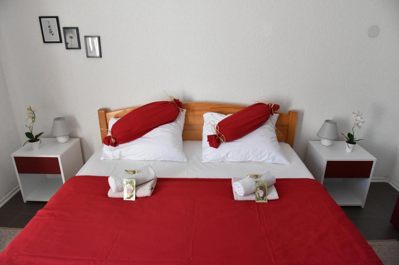 Apartment Bobic Licko Petrovo Selo Luaran gambar