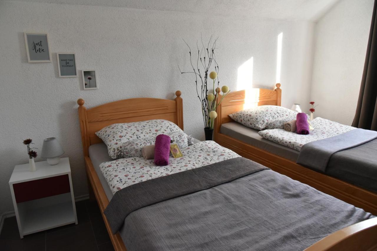 Apartment Bobic Licko Petrovo Selo Luaran gambar