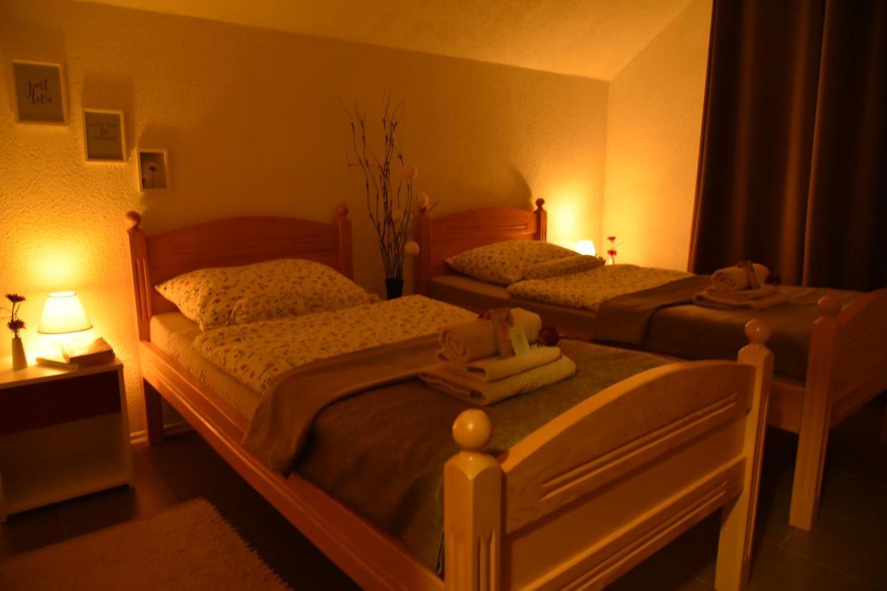 Apartment Bobic Licko Petrovo Selo Luaran gambar